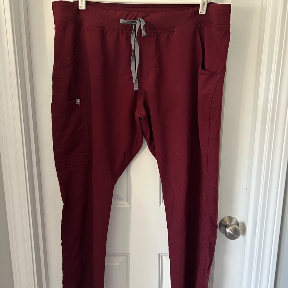 +FIGS Cargo Scrub Pants